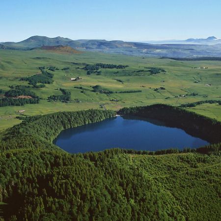 Maison D'Hotes La Nichee Rochefort-Montagne Zewnętrze zdjęcie