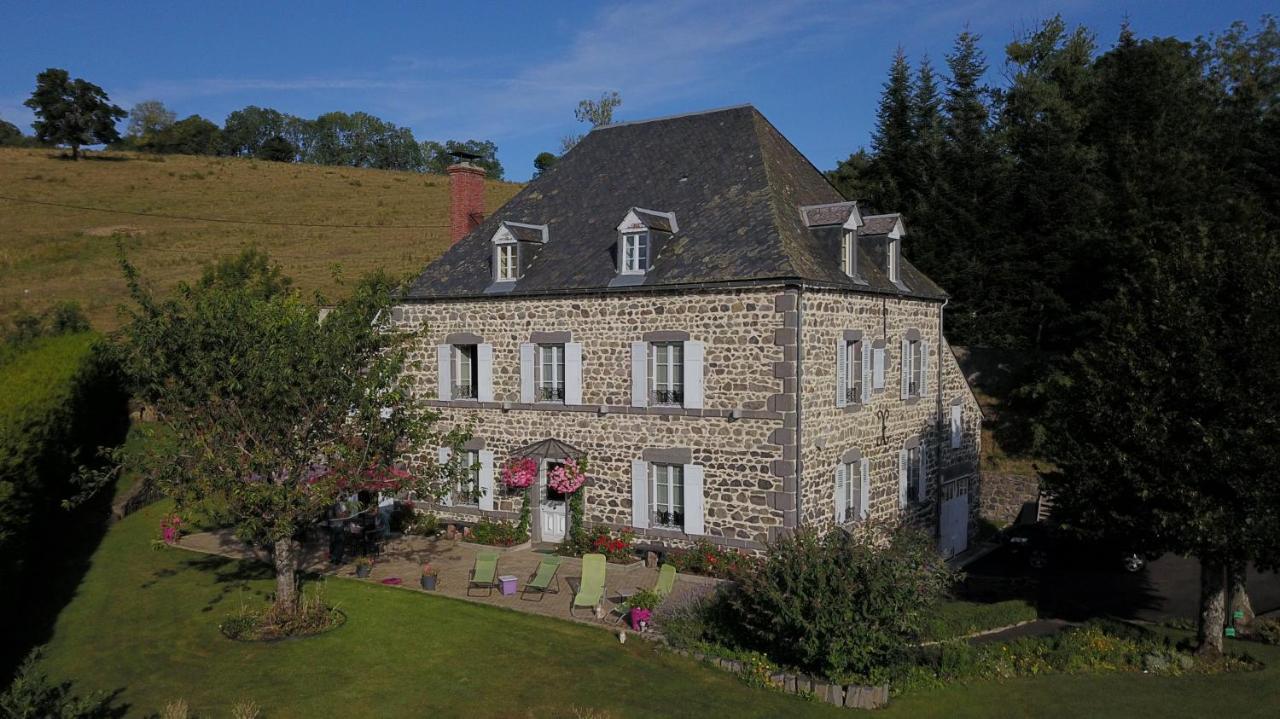 Maison D'Hotes La Nichee Rochefort-Montagne Zewnętrze zdjęcie