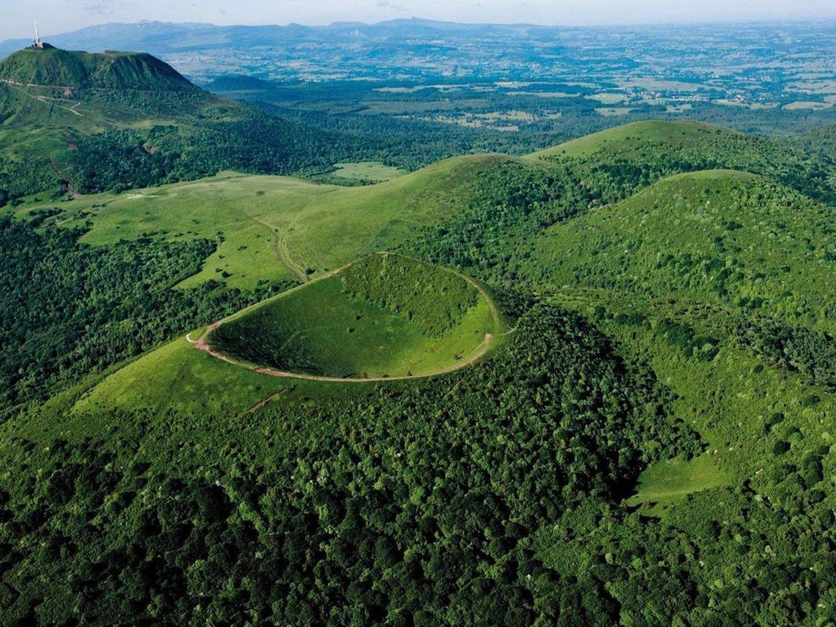 Maison D'Hotes La Nichee Rochefort-Montagne Zewnętrze zdjęcie