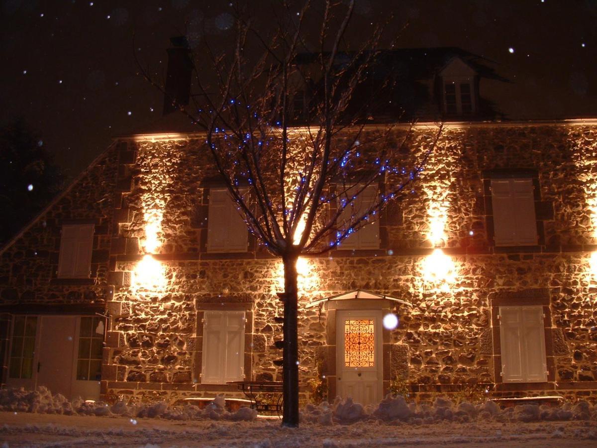 Maison D'Hotes La Nichee Rochefort-Montagne Zewnętrze zdjęcie